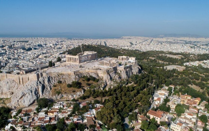 Reuters: Η κλιματική αλλαγή απειλεί την Ακρόπολη